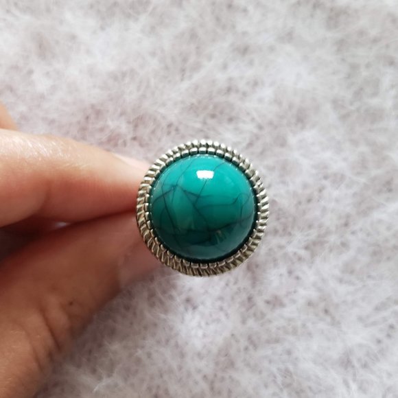 Turquoise Bezel Fashion Ring Silver Tone Size 7 - Picture 7 of 9